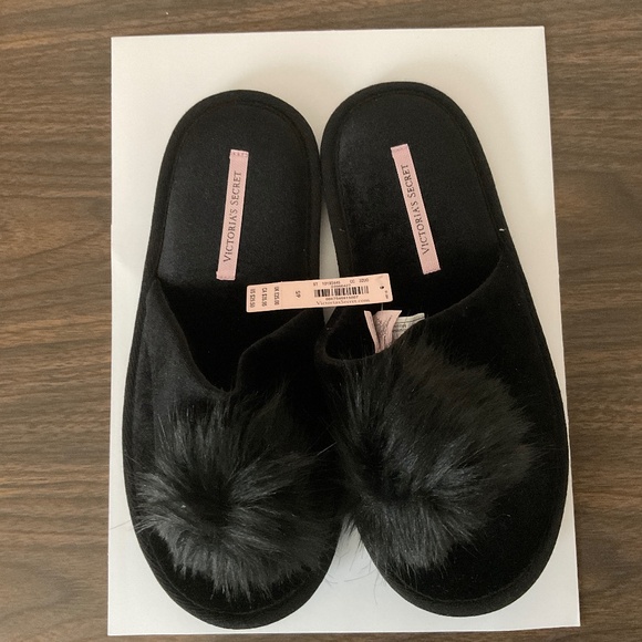 New Victoria's Secret Sleep Pom-Pom Slippers Slides Black size S - Picture 1 of 2